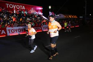 BIB: 24930
                            <button type="button" onclick="openModal(23007606)" class="btn btn-primary btn-sm float-right btn-popup" data-toggle="modal" data-target=".modal-high-quality">
                        <i class="fas fa-shopping-cart"></i> Add to Cart
                    </button>
                                            <button type="button" onclick="isThisMe(23007606, true)" class="btn btn-success btn-sm float-right btn-popup btn-isme hidden" data-toggle="tooltip" data-placement="bottom" title="นี่คือรูปของคุณใช่ไหม คลิกที่นี่เพื่อเอาเข้าอัลบั้ม">
                        <i class="fas fa-plus"></i> Add to album
                    </button>
                    <button type="button" onclick="isThisMe(23007606, false)" class="btn btn-warning btn-sm float-right btn-popup btn-isnotme hidden">
                        <i class="fas fa-ban"></i> Remove from album
                    </button>